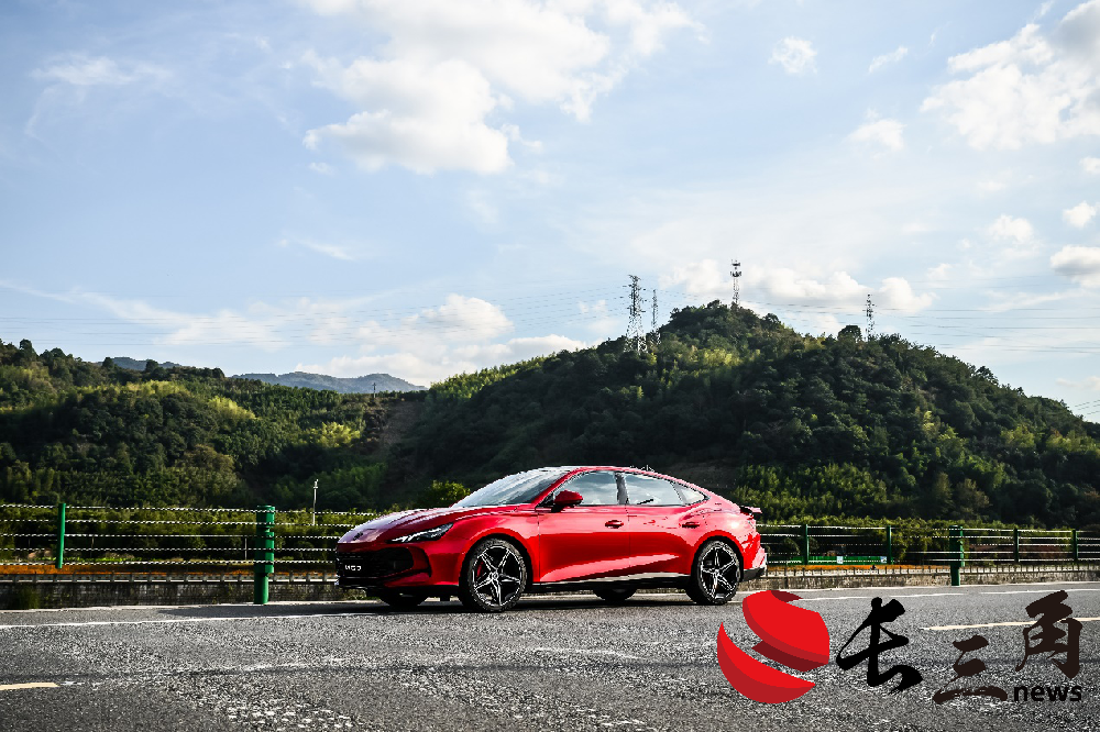 媒体管家|上汽俞经民：加快实现“油电平权” 2025年MG将推出4款新车