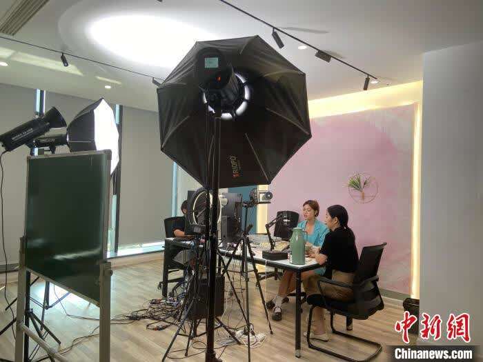 “头部主播”涉偷逃税 直播电商格局或将重塑