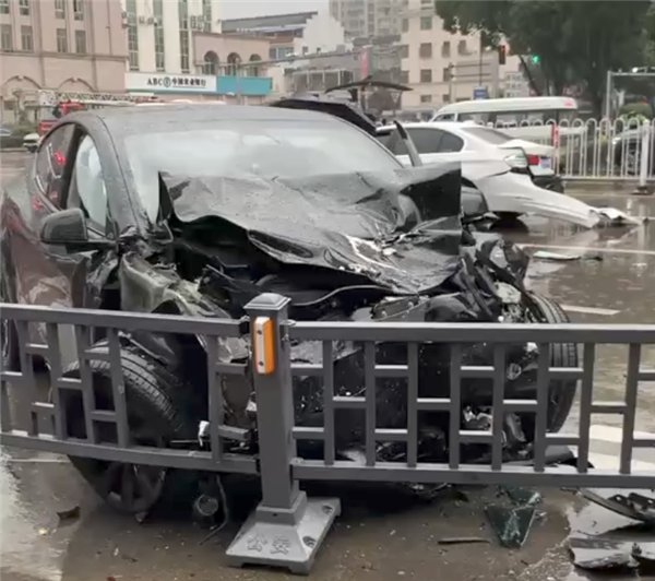 曾致两死一伤!台州特斯拉事故歪曲事实视频作者致歉
