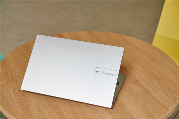 高刷大屏轻薄本华硕无畏15 2023火热预售中 首发到手价仅4299元 高刷大屏轻薄本华硕无畏15 2023火热预售中 首发到手价仅4299元