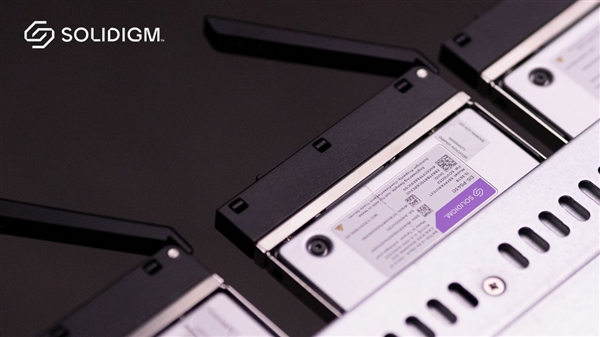 模拟运行600万年 数据0损坏!Solidigm把QLC闪存玩到了极致