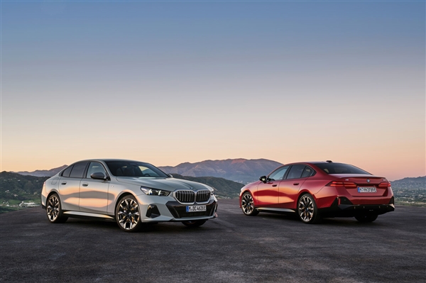 全新宝马5系发布:内饰、科技大升级 看眼后视镜就能自动变道 全新宝马5系发布:内饰、科技大升级 看眼后视镜就能自动变道