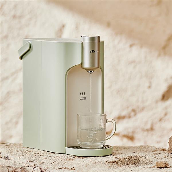 小熊电器即热饮水机受年轻人追捧  探究喝好水背后的真功夫