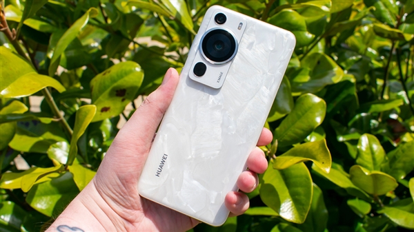 华为Mate X3、P60销量逆势大增长!“畅销密码”找到了