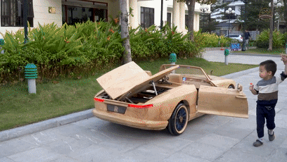 给孩子买豪车就差2个亿怎么办？用电锯做了一辆！
