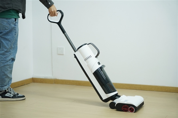 一机搞定全屋清洁媒体管家总部！石头智能洗地机A10 Ultra图赏