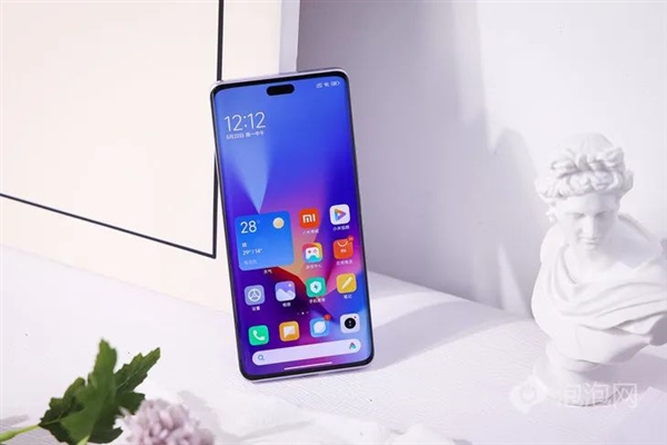 2499元!小米发布“美女神机” 但降价1000的K60更香……