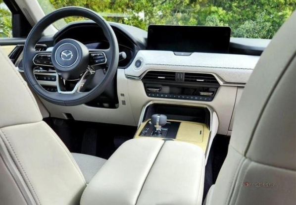 用上3.0T直六发动机！马自达旗舰CX-90现身：今年内国产