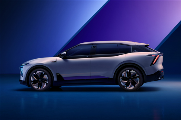 起售比蔚来ES6贵1000元 高合HiPhi Y预售：超酷对开门没了