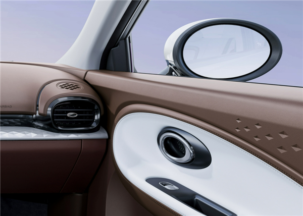 率先用上46大圆柱电池 江淮钇为3纯电车即将开售:最远能跑600km