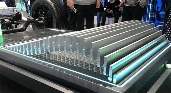 马斯克吹了三年的锂电之光4680：竟然还不如普通电池！