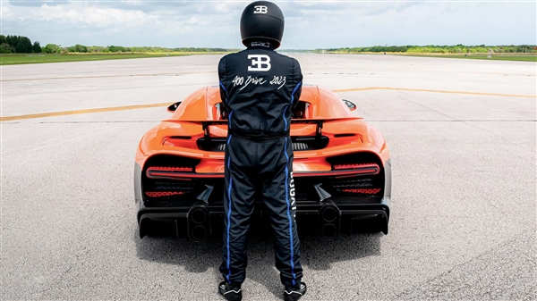 地表最快车友会！布加迪车主狂飙410km/h：撕裂空气感受下