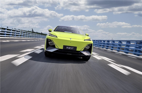 20万的纯电SUV 彻底“杀疯了”