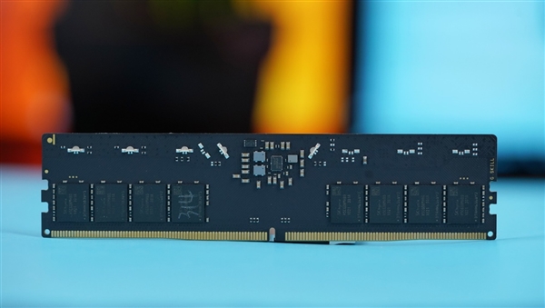 宛如超跑干练极致!芝奇幻锋戟Z5 RGB DDR5 7200 24GB内存图赏