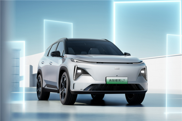 针刺只是小儿科!吉利银河L7电池遭“蹂躏”:跌落水泡火烧撞击均无碍