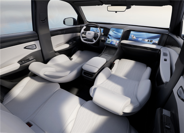 吉利也来“围攻”比亚迪 银河L7上市定档：1.5T插混能跑1300km