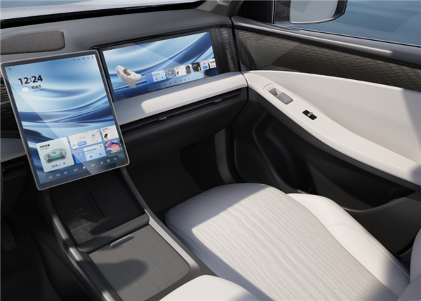 吉利也来“围攻”比亚迪 银河L7上市定档：1.5T插混能跑1300km