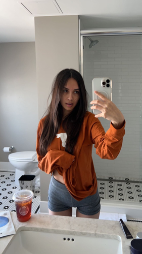 女网红用AI和1000个男友同时谈恋爱：轻松月入3000万