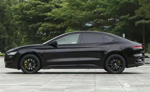 用上“最黑的黑” 比亚迪汉DM-p战神版实拍：3.7秒加速的性能怪兽