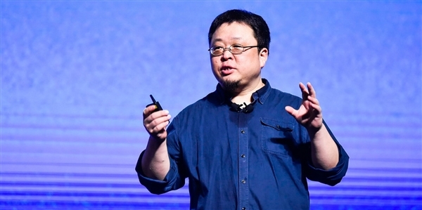 罗永浩劝同行别死盯纯音频播客:中国人大多挤公交上班