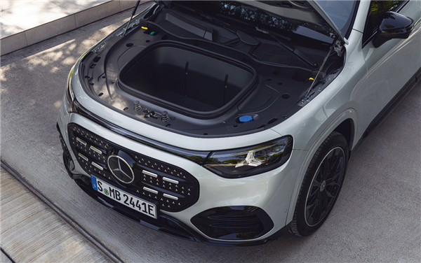 把三叉戟装到大灯里!全新一代奔驰GLB发布: 海外48.6万元起