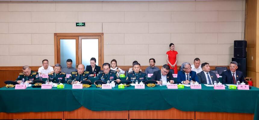 中联国兴书画院与蒙古国军人联合会文化交流联谊会在京举办(图6) 中联国兴书画院与蒙古国军人联合会文化交流联谊会在京举办(图6)