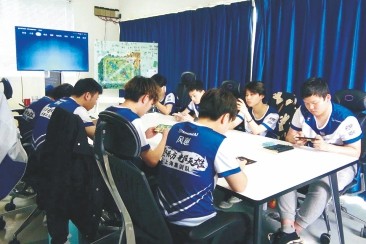 从电竞培训到电竞产业:东方星光电竞学校的人才培养策略(图3) 从电竞培训到电竞产业:东方星光电竞学校的人才培养策略(图3)